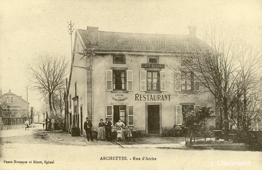 Archettes. - Rue d'Arches - Café Busset.JPG