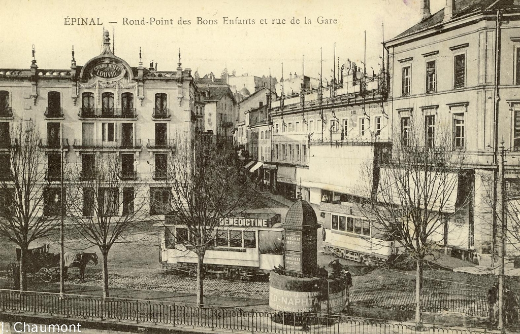 Epinal - Rond-Point des Bons Enfants et rue de la Gare.JPG