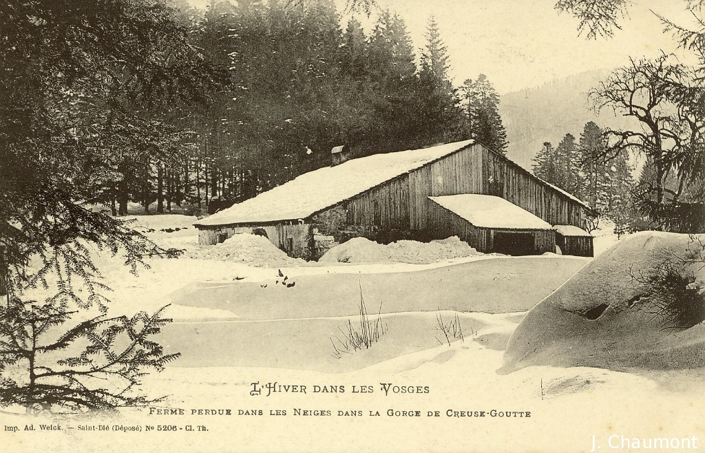 L'Hiver dans les Vosges - Ferme perdue dans les Neiges dans la Gorge de Creuse-Goutte.jpg