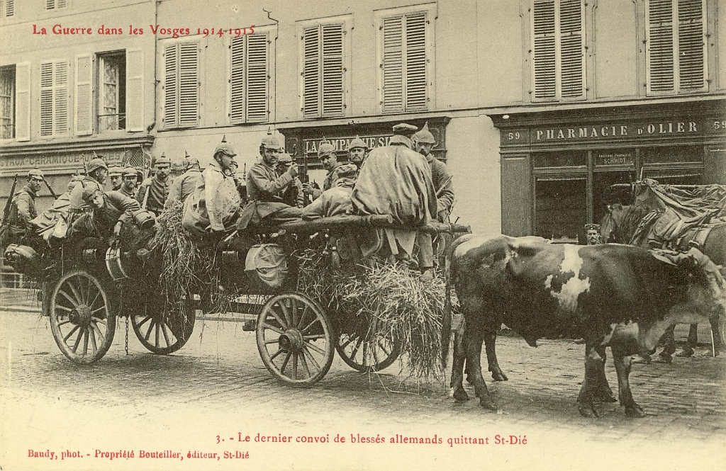 La Guerre dans les Vosges 1914-1915. - Le dernier convoi de blessés allemands quittant St-Dié.JPG