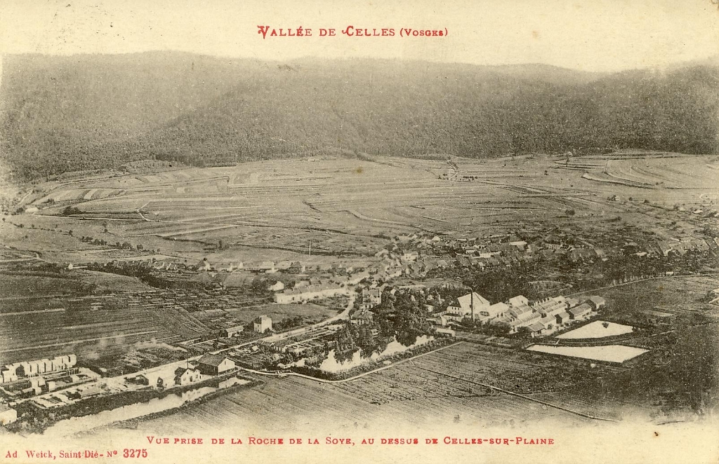 Vallée de Celles - Vue prise de la Roche de la Soye, au dessus de Celles-sur-Plaine.jpg