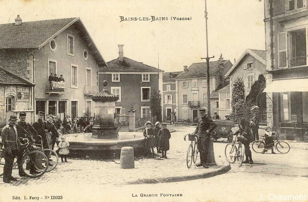 Bains-les-Bains. - La Grande Fontaine (2).JPG