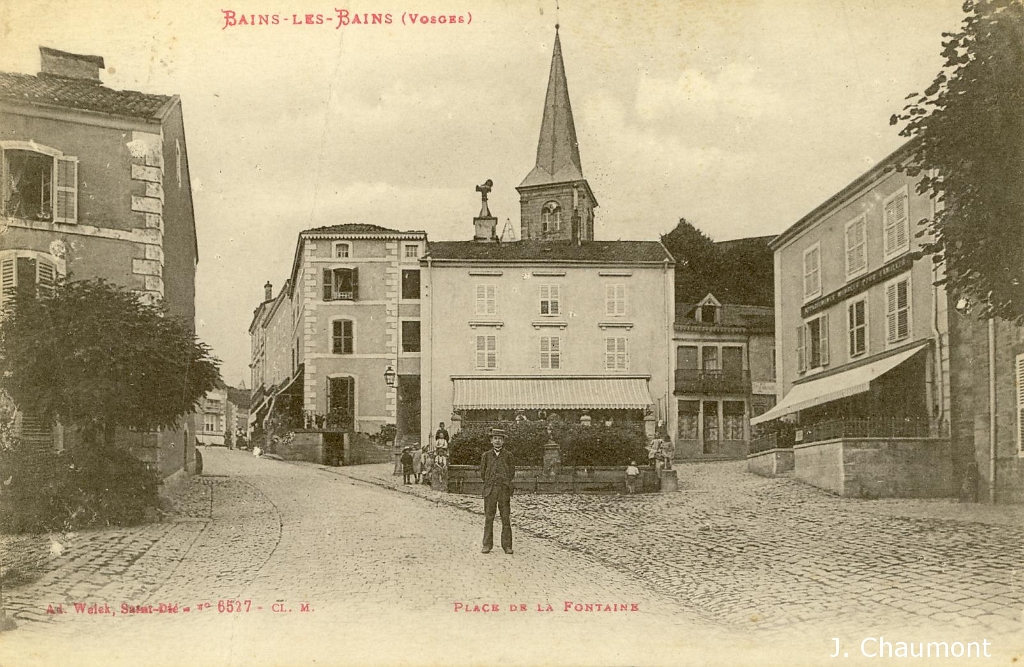 Bains-les-Bains. - Place de la Fontaine.JPG
