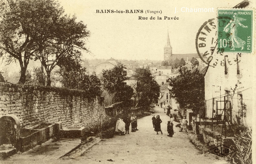Bains-les-Bains. - Rue de la Pavée.JPG