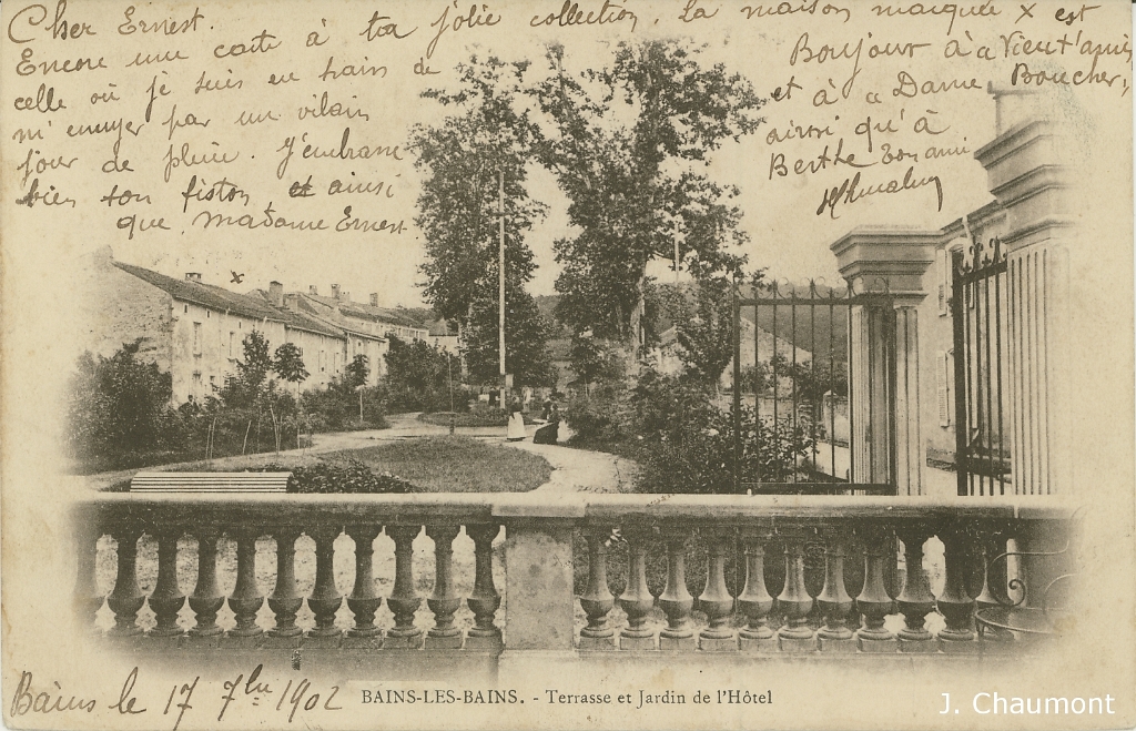 Bains-les-Bains. - Terrasse et Jardins de l'Hôtel.jpg