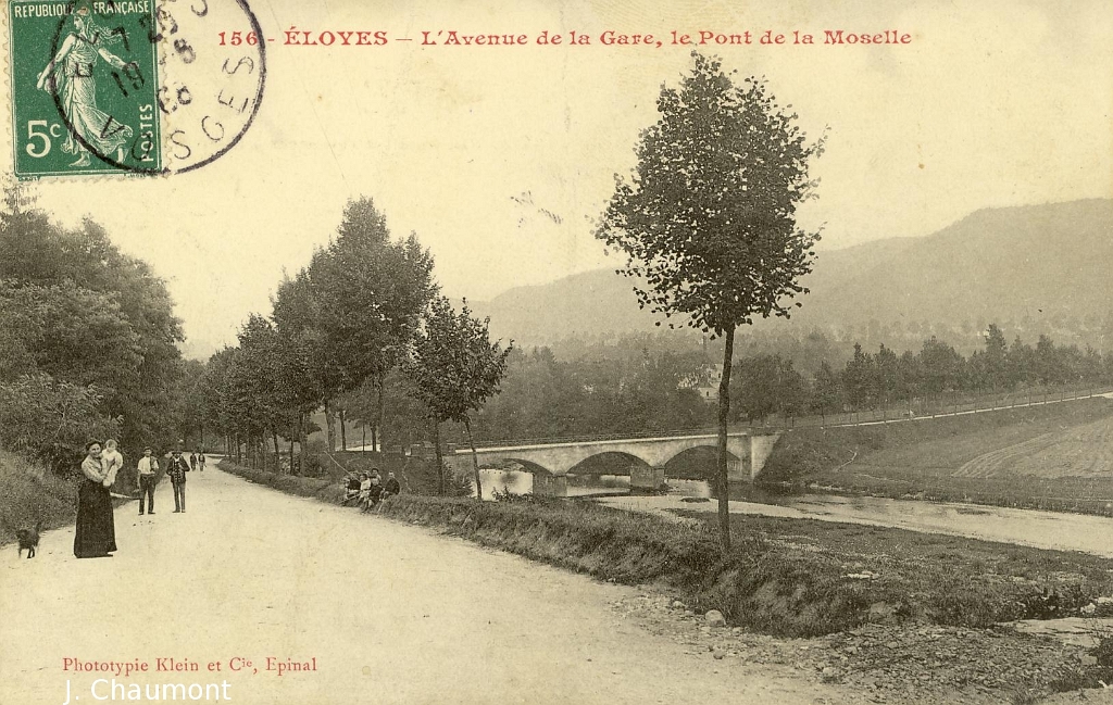 Eloyes - L'Avenue de la Gare, le Pont de la Moselle.JPG