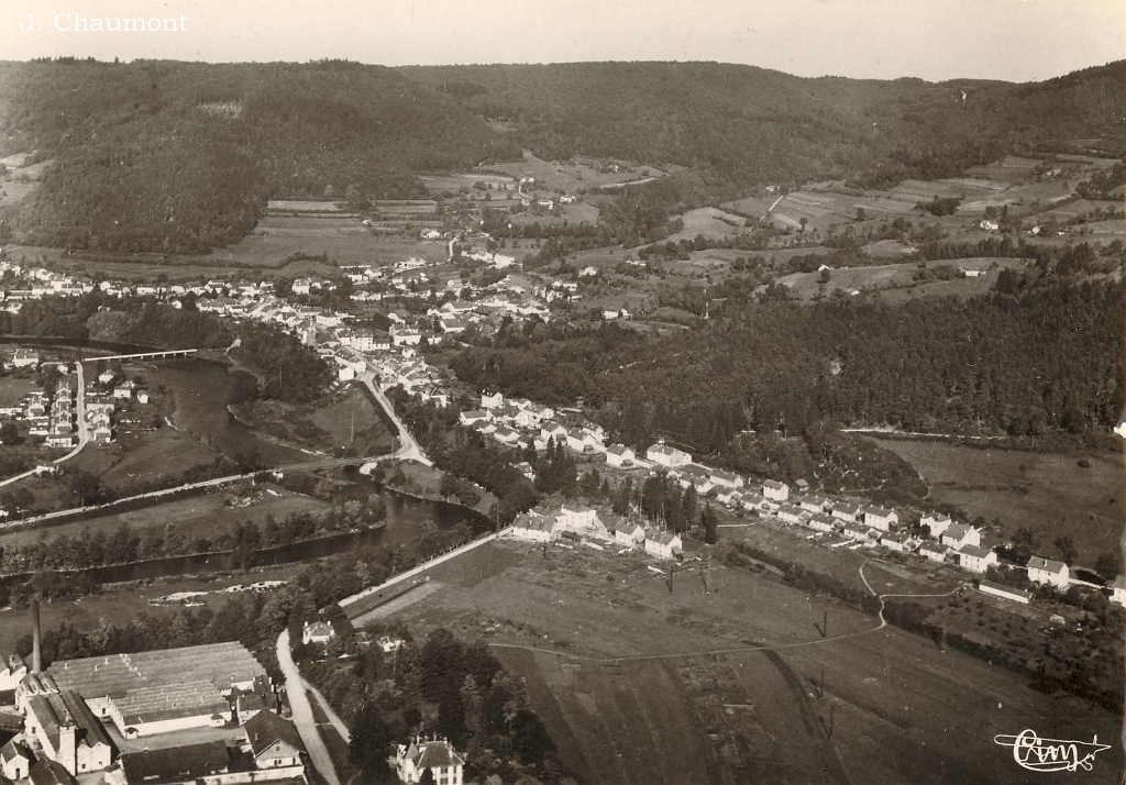 Eloyes - Vue panoramique aérienne.JPG