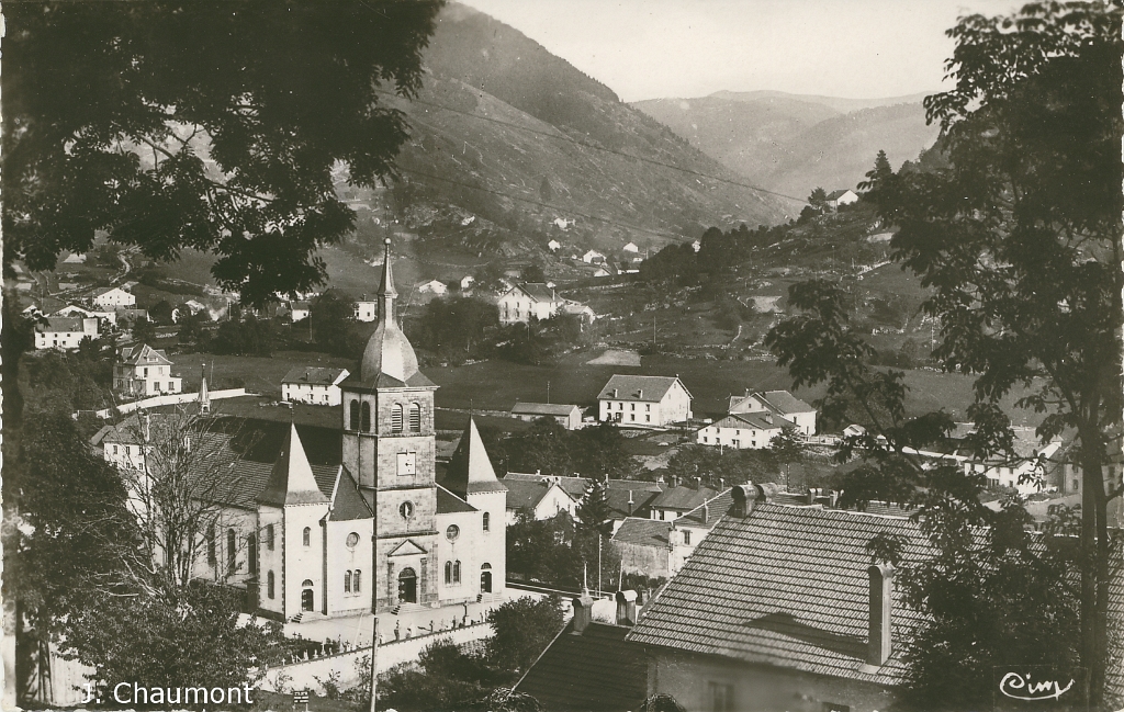 La Bresse - L'Eglise dans les années 1950.jpg