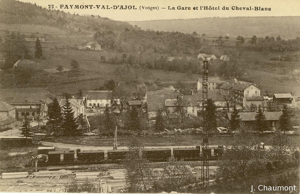 Faymont-Val-d'Ajol - La Gare et l'Hôtel du Cheval-Blanc.JPG