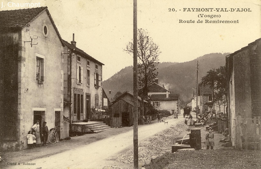 Faymont-Val-d'Ajol. - Route de Remiremont.JPG