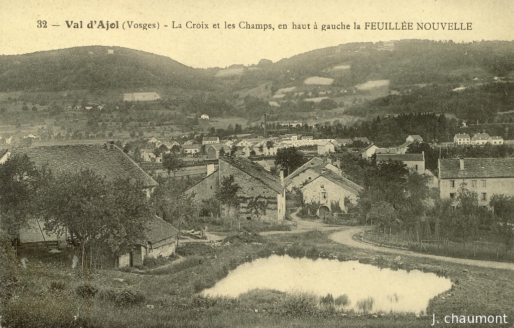 Val d'Ajol - La Croix et les Champs, en haut à gauche la Feuillée Nouvelle.JPG