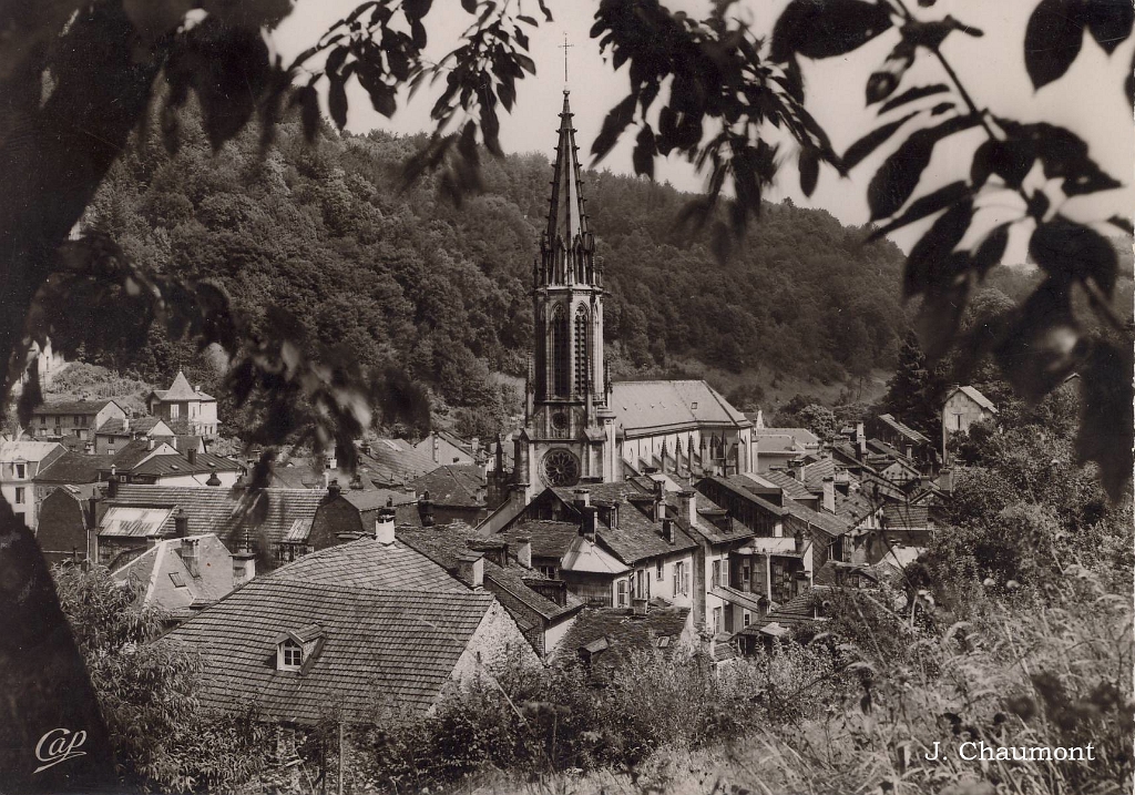 Plombières - L'Eglise dans les années 1960.jpg