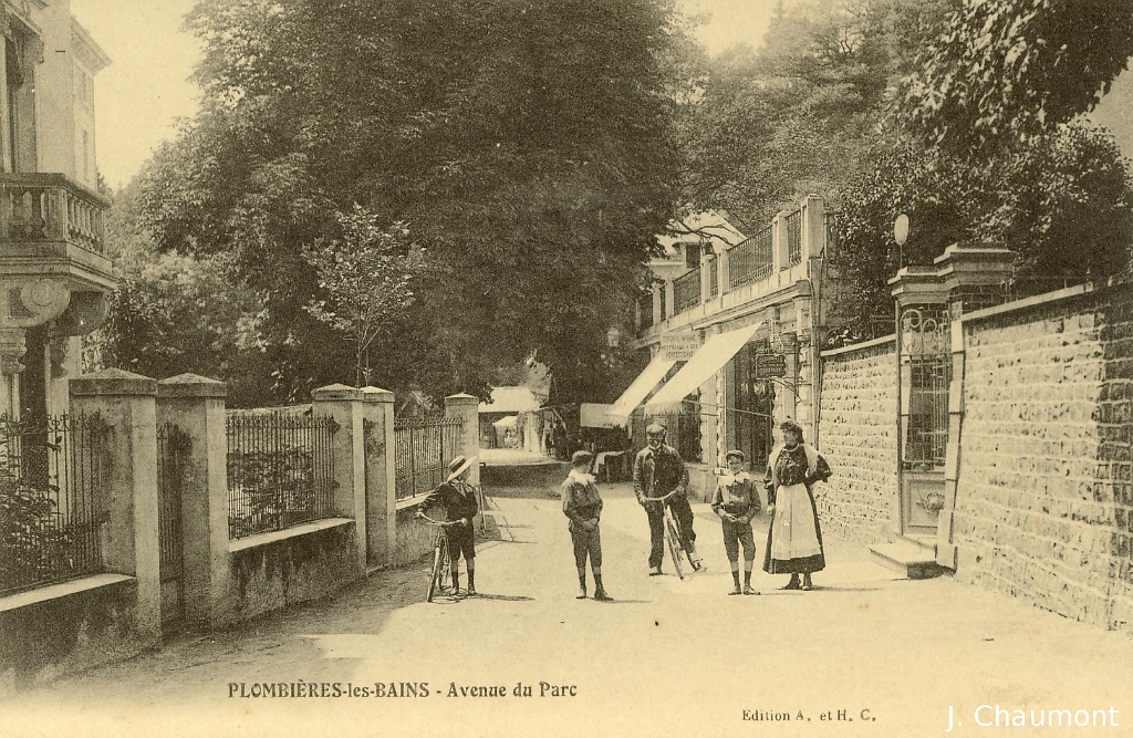 Plombières-les-Bains - Avenue du Parc.JPG
