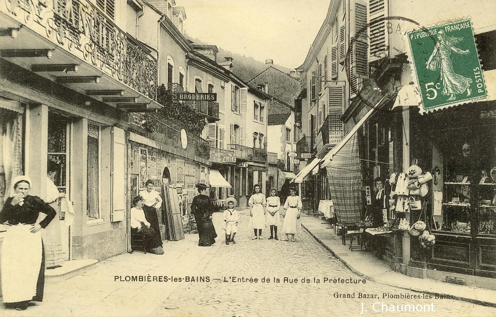 Plombières-les-Bains - L'Entrée de la Rue de la Préfecture.JPG