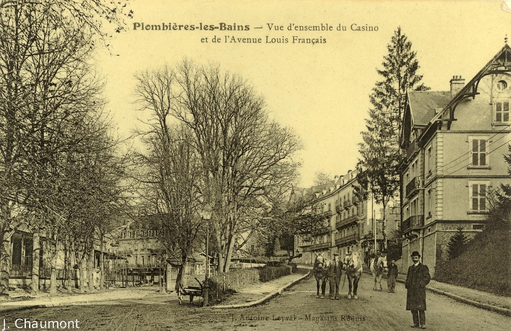 Plombières-les-Bains - Vue d'ensemble du Casino et de l'Avenue Louis Français.JPG