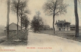 Pouxeux. - Avenue de la Gare en 1904