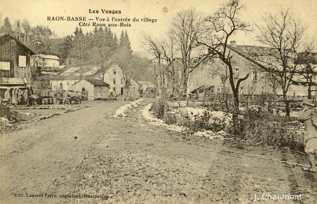 Raon-Basse - Vue à l'entrée du village - Côté Raon-aux-Bois.JPG