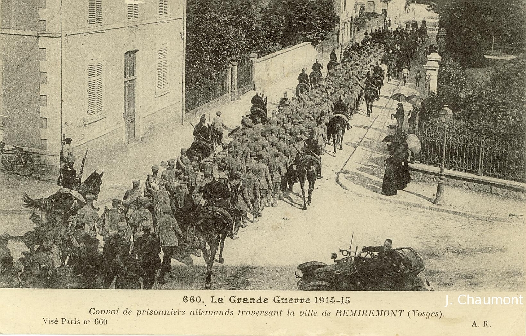 La Grande Guerre 1914-1915 - Convoi de prisonniers allemands traversant la ville de Remiremont.JPG