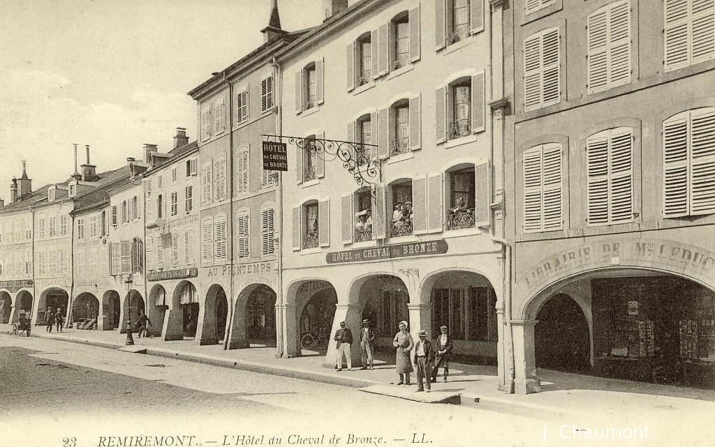 Remiremont - L'Hôtel du Cheval de Bronze.jpg