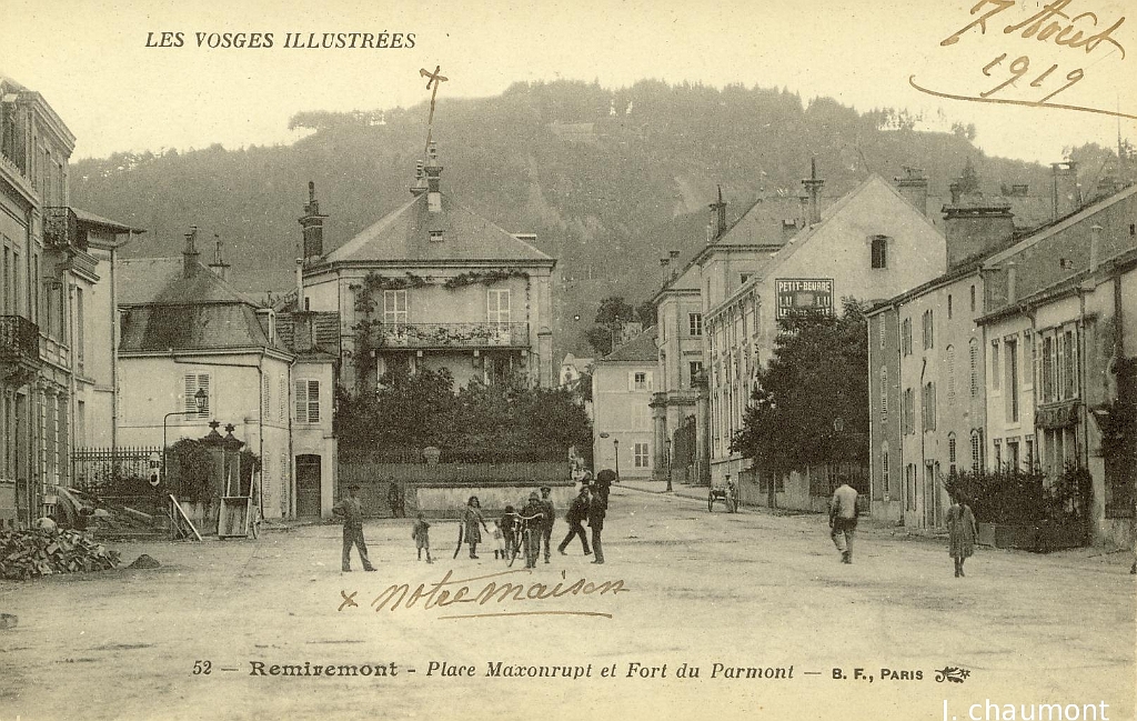Remiremont - Place Maxonrupt et Fort du Parmont.JPG