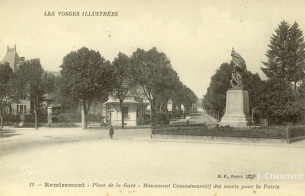Remiremont - Place de la Gare - Monument Commémoratif des morts pour la Patrie.jpg