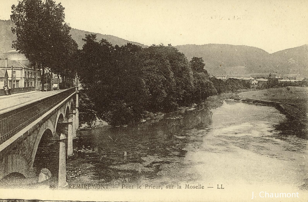 Remiremont - Pont le Prieur, sur la Moselle.jpg