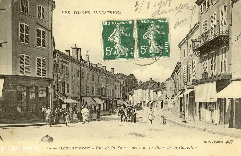 Remiremont - Rue de la Xavée, prise de la Place de la Courtine.JPG