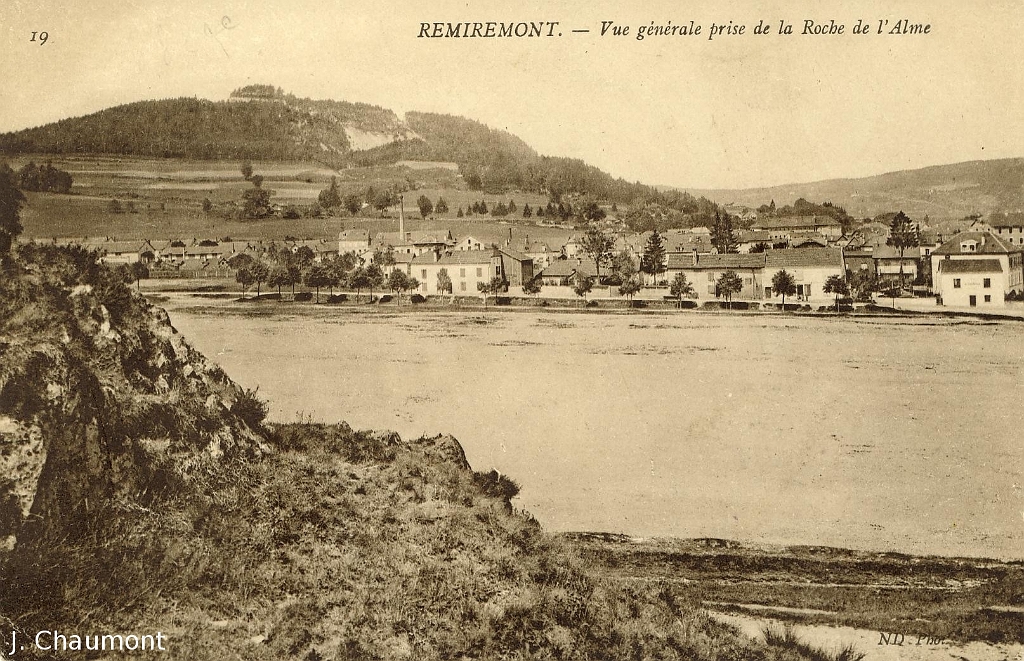 Remiremont - Vue générale prise de la Roche de l'Alme.jpg