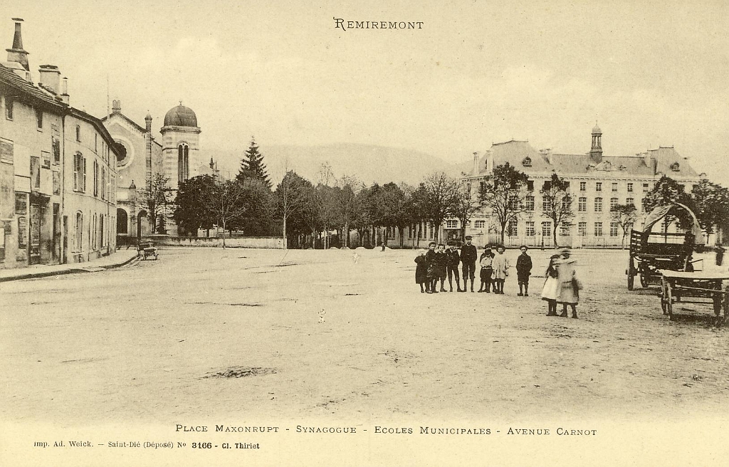 Remiremont. - Place Maxonrupt - Synagogue - Ecoles Municipales - Avenue Carnot.JPG