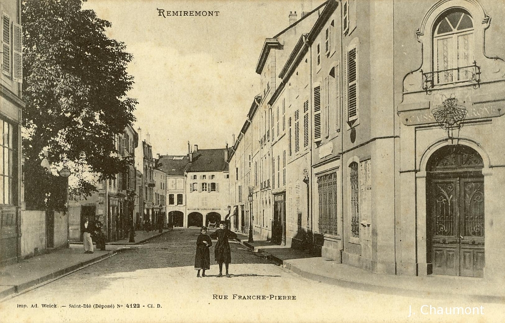Remiremont. - Rue Franche-Pierre (Caisse d'Epargne).JPG