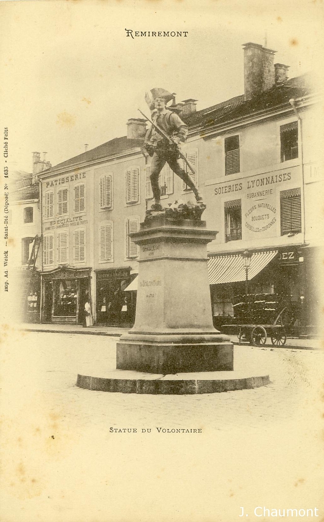 Remiremont. - Statue du Volontaire.JPG