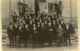 Remiremont ~ Classe 1912 de la Ville de Remiremont devant l'Hôtel de Ville