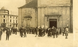 Remiremont - Place de l'Eglise dans les années 1920