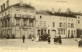 Remiremont. - Grande Rue, Hôtel de la Poste & Fontaine du Cygne