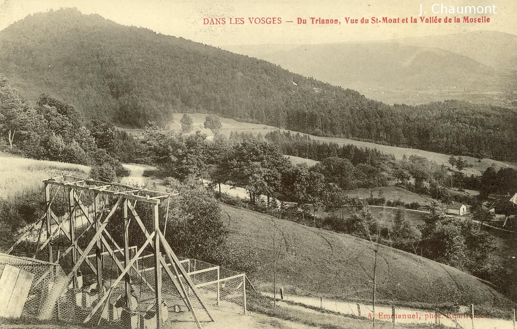 Dans les Vosges - Du Trianon, Vue du St-Mont et la Vallée de la Moselle.JPG