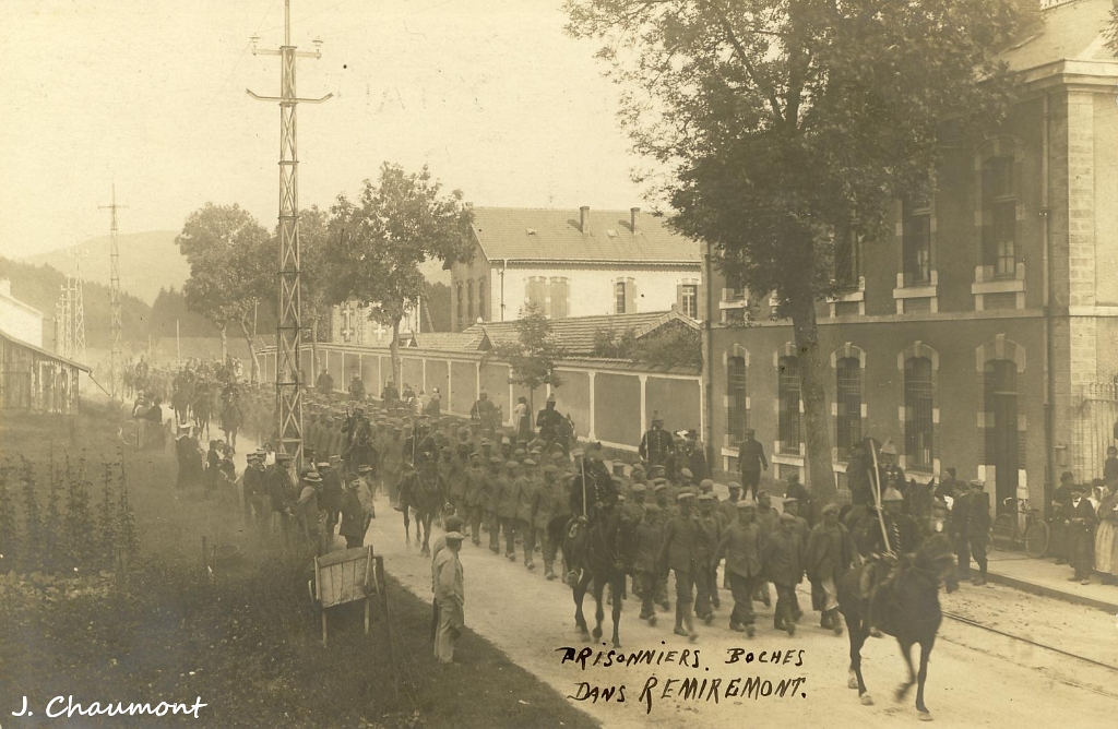 Prisonniers allemands à Remiremont en Juillet 1915.JPG